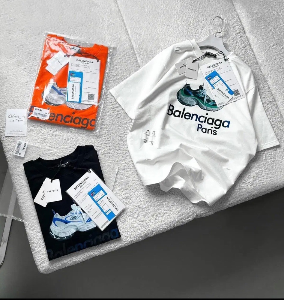 تیشرت کتونی Balenciaga